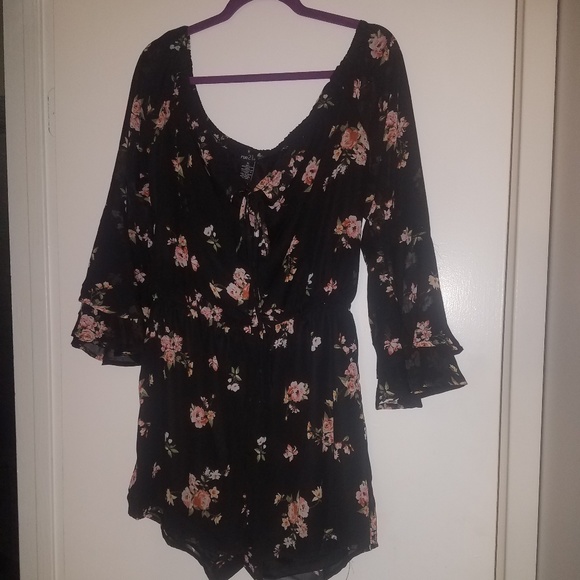 Romper - Picture 1 of 1